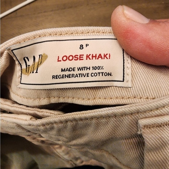 Gap loose Khaki pants size 8 petite - Picture 3 of 3